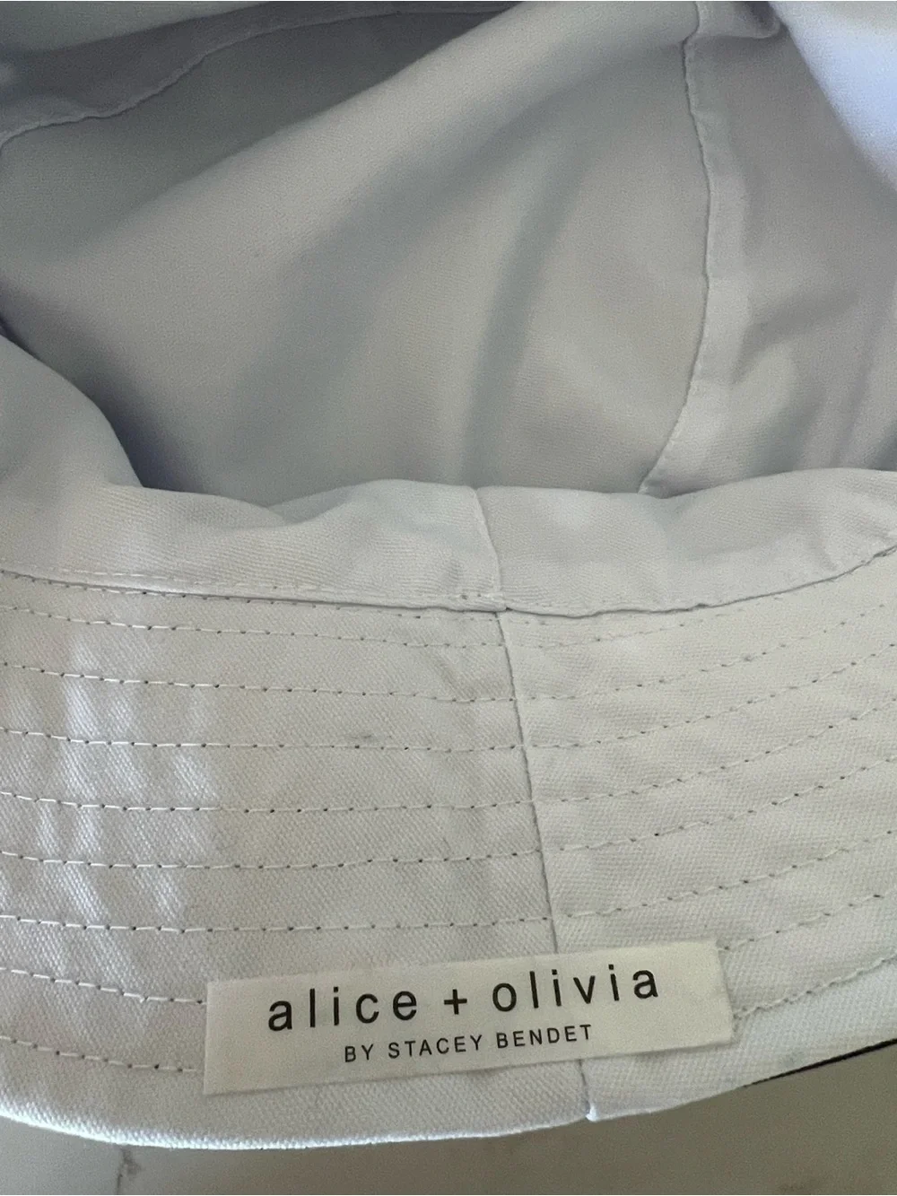 Alice + Olivia Reversible Daisy Bucket Hat Black White Floral OS